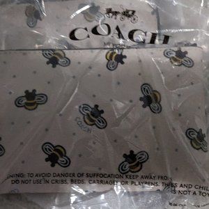COACH bee print boach zippered wristlet - new in package
